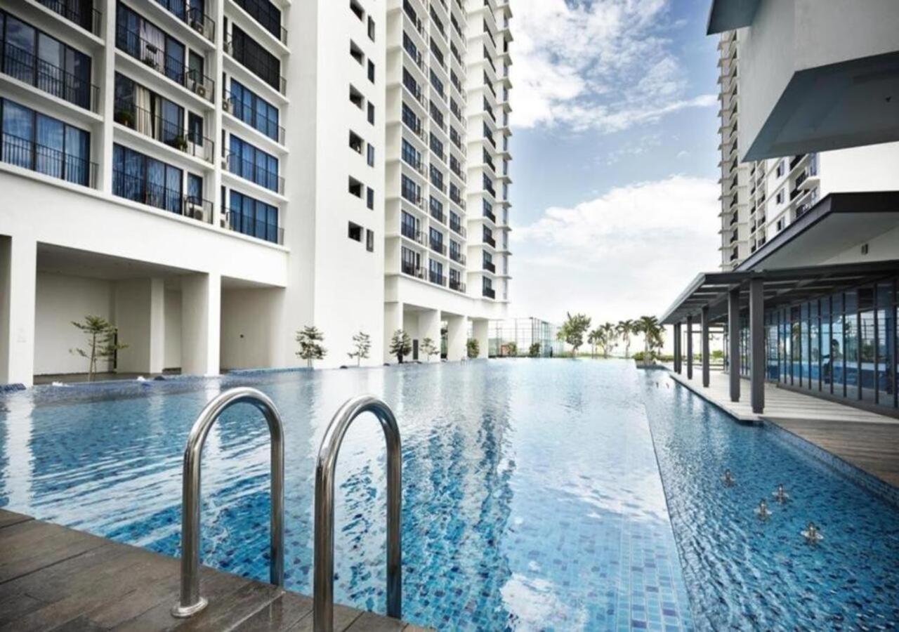 Peanut Butter Homestay #Trefoil Setia City Setia Alam Esterno foto